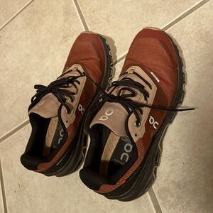 On cloud waterproof sneakers